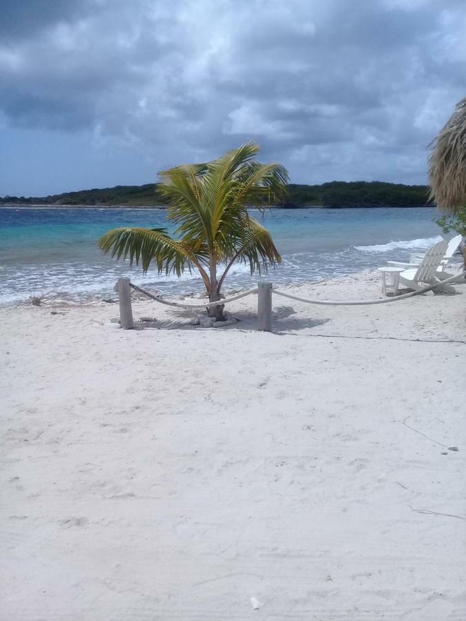 B&B Sombre di Kabana Willemstad Bagian luar foto